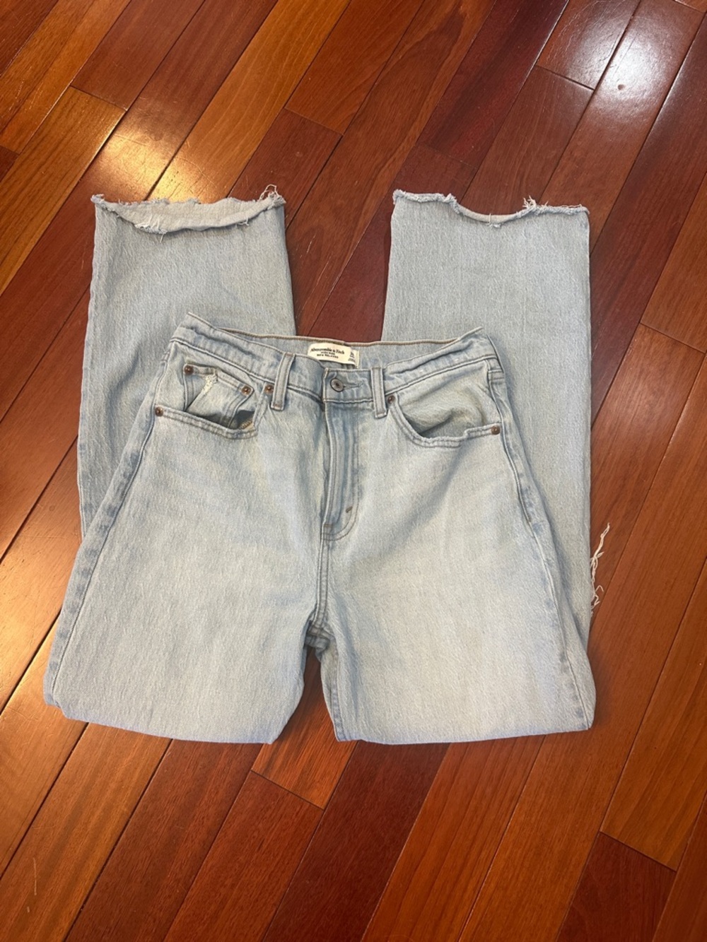 Abercrombie & Fitch Women's Light Wash High Rise 90’s Relax Fit